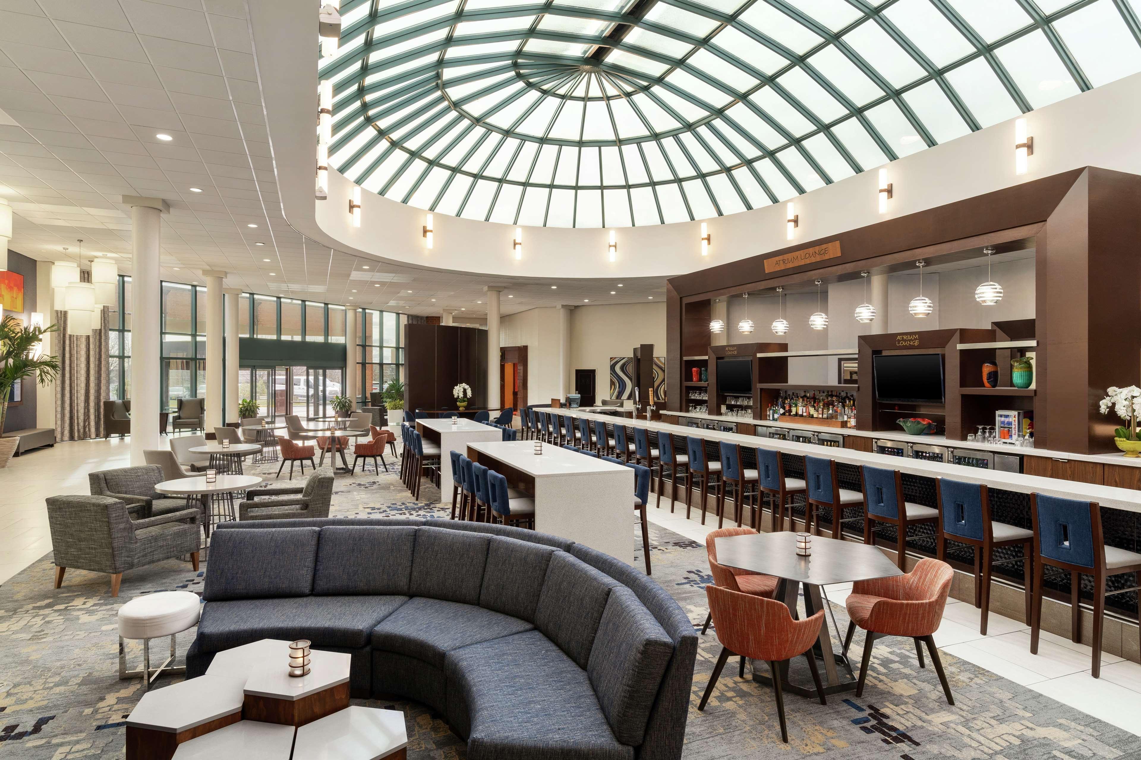 Отель Hilton Long Island/Huntington Мелвилл Экстерьер фото