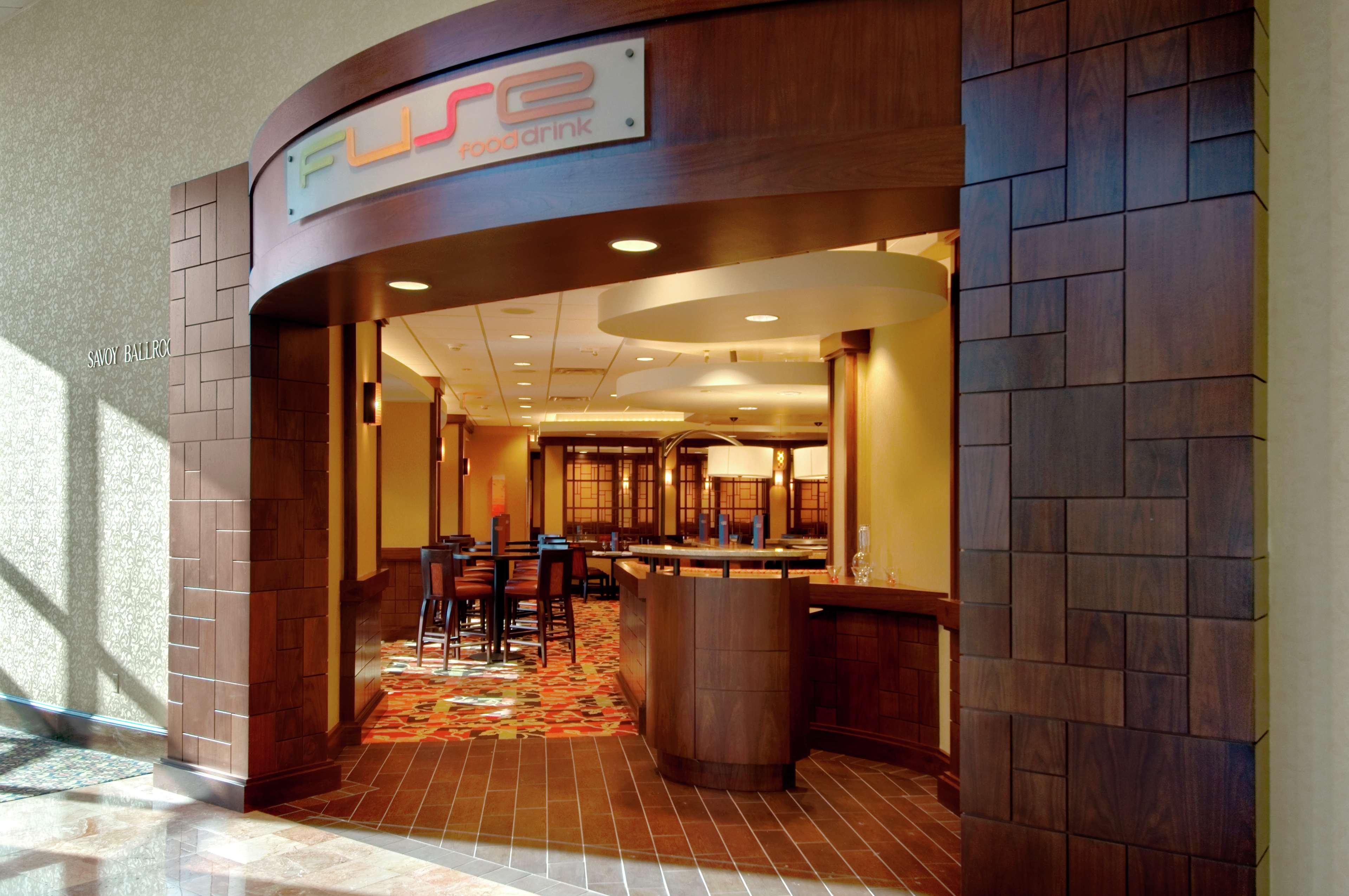 Отель Hilton Long Island/Huntington Мелвилл Интерьер фото