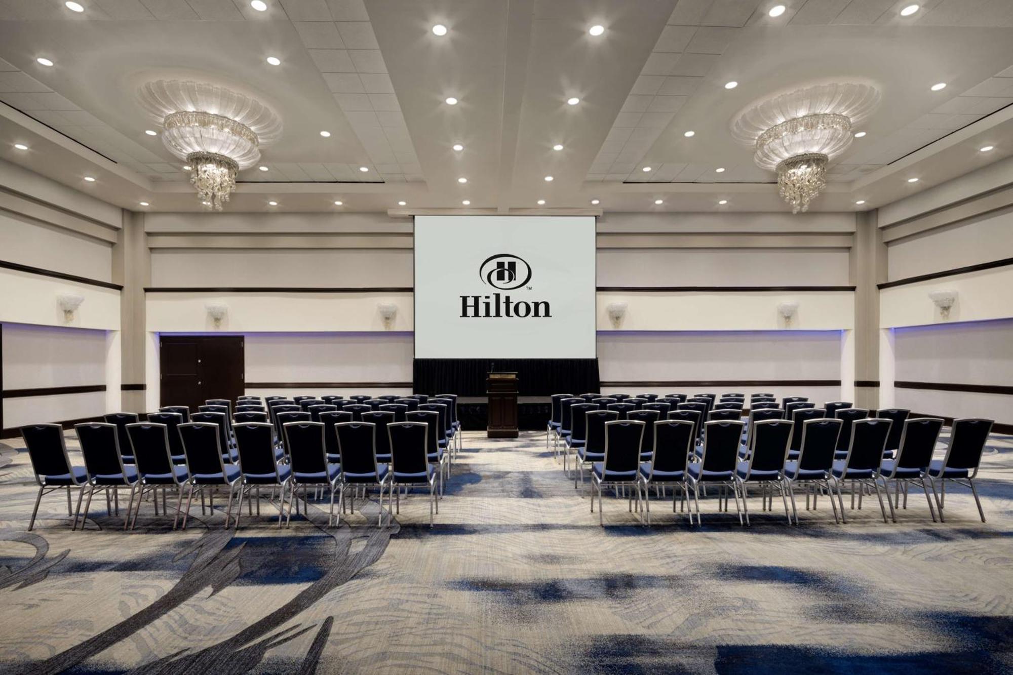 Отель Hilton Long Island/Huntington Мелвилл Экстерьер фото