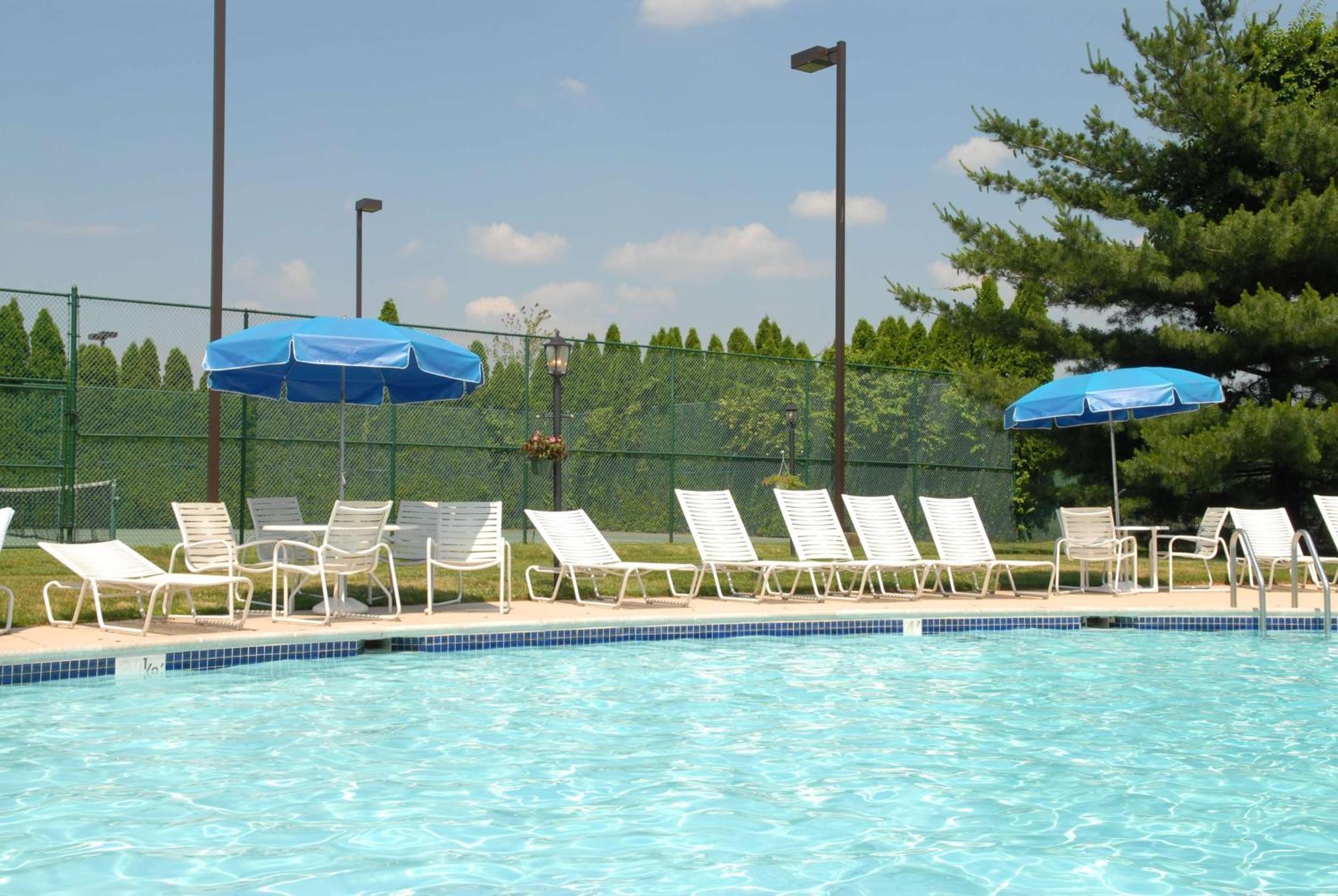 Отель Hilton Long Island/Huntington Мелвилл Экстерьер фото