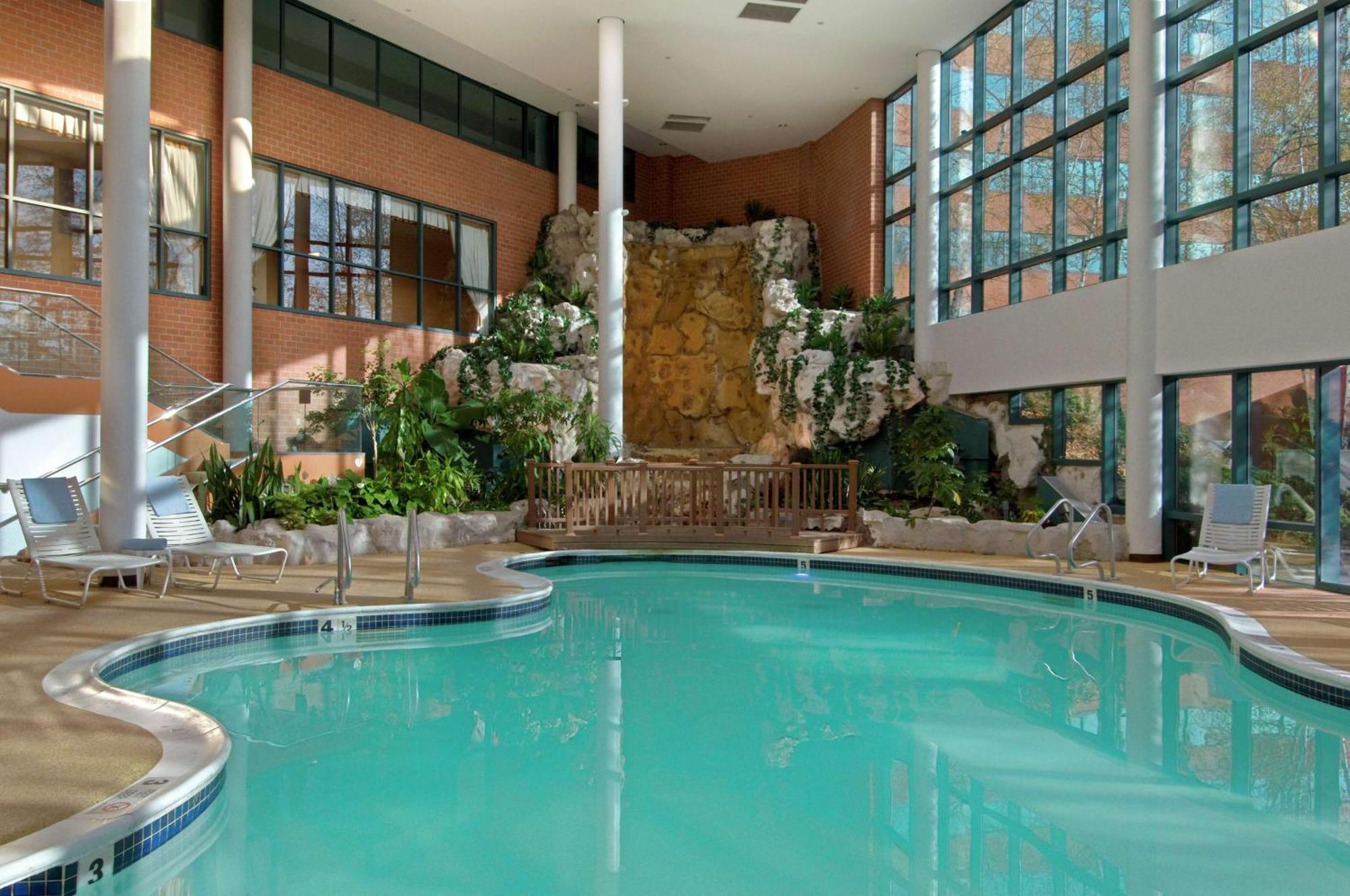 Отель Hilton Long Island/Huntington Мелвилл Экстерьер фото